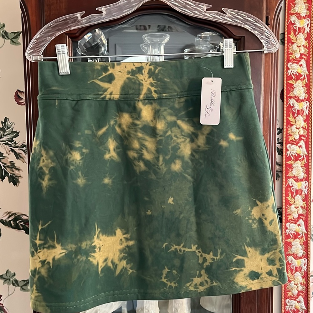 NWT fun bleached green/gold soft knit mini skirt WITH DEEP POCKETS!!